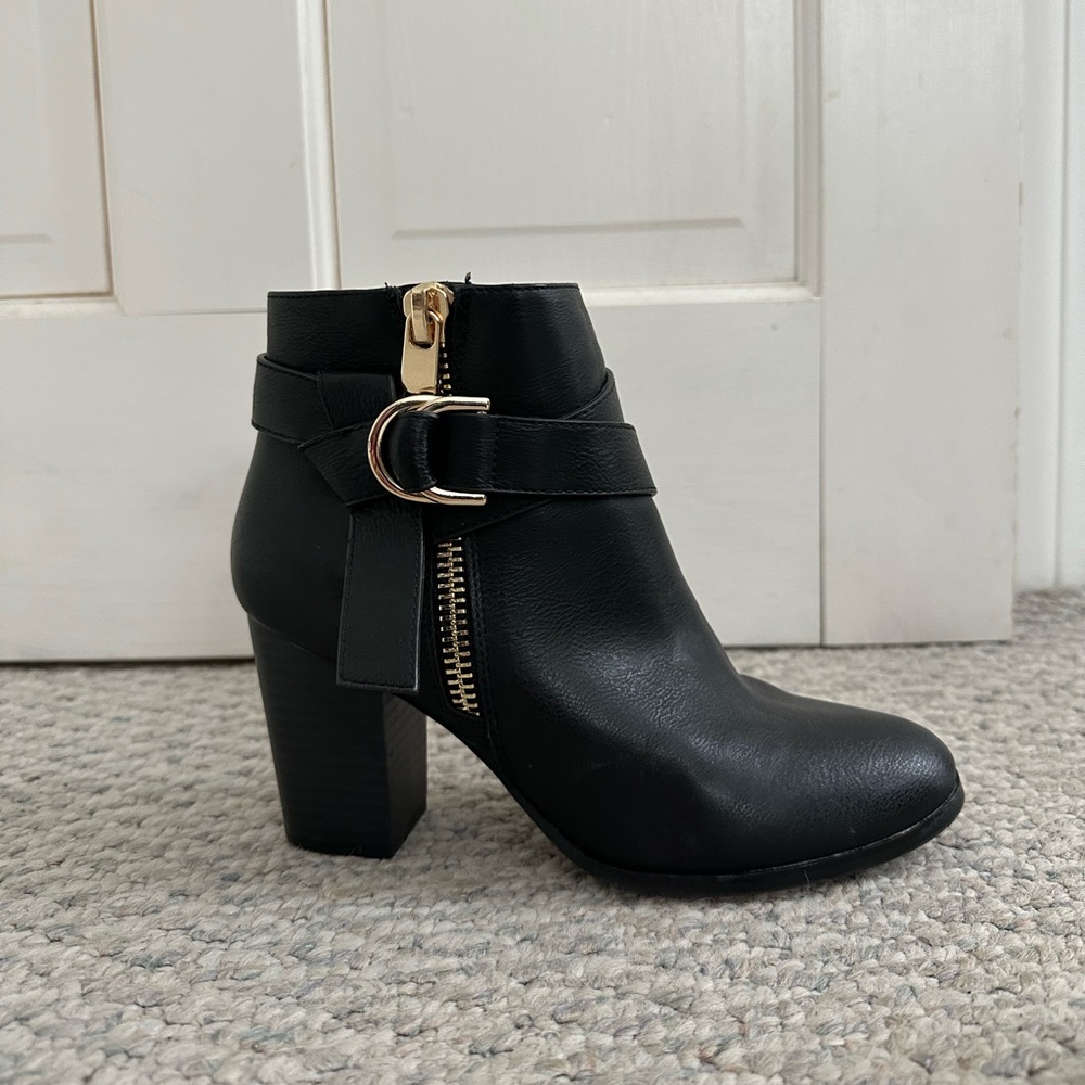 Apt. 9 Advisor Ankle Boots